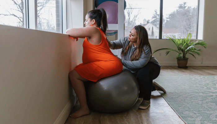 Pregnancy exercises – first trimester 4 Seated Ball Circles